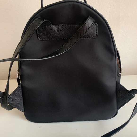 Guess mini backpack - Picture 3 of 3